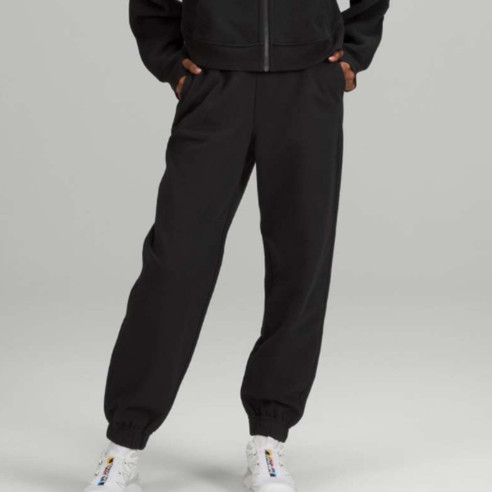 Lululemon Relaxed High-Rise Jogger 27” size 4